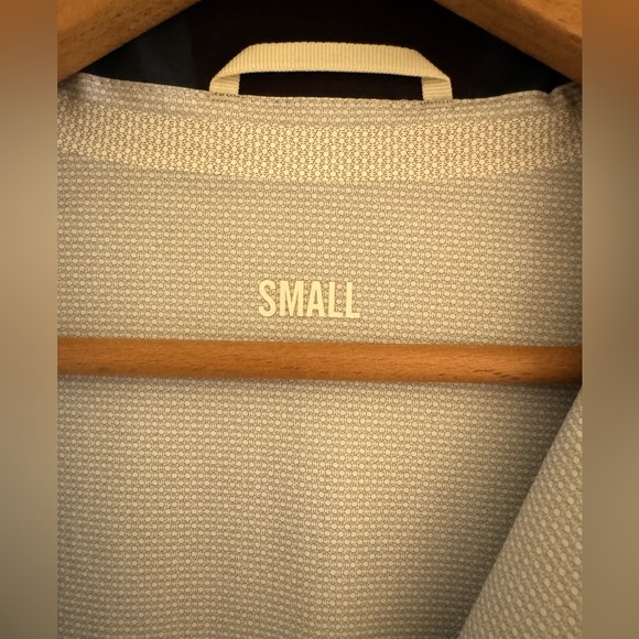 Rapha Core Rain Jacket size small - Picture 5 of 9